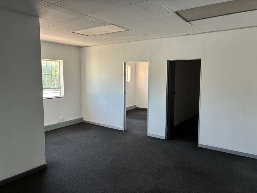 To Let Commercial Property for Rent in Driehoek Gauteng