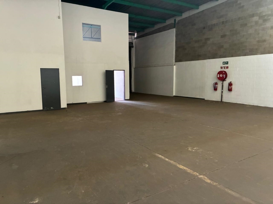 To Let Commercial Property for Rent in Driehoek Gauteng