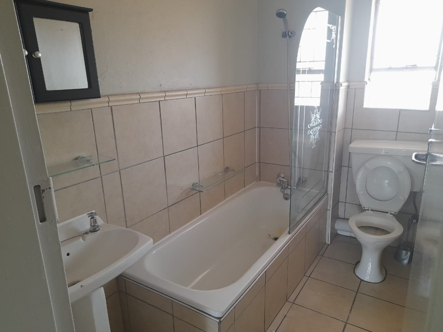 2 Bedroom Property for Sale in Dayanglen Gauteng