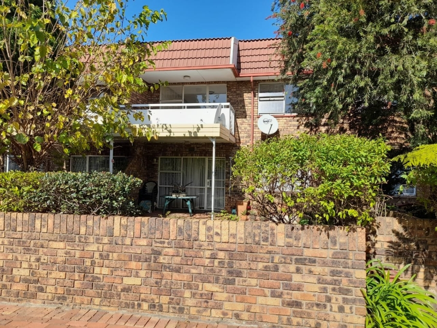 2 Bedroom Property for Sale in Dayanglen Gauteng