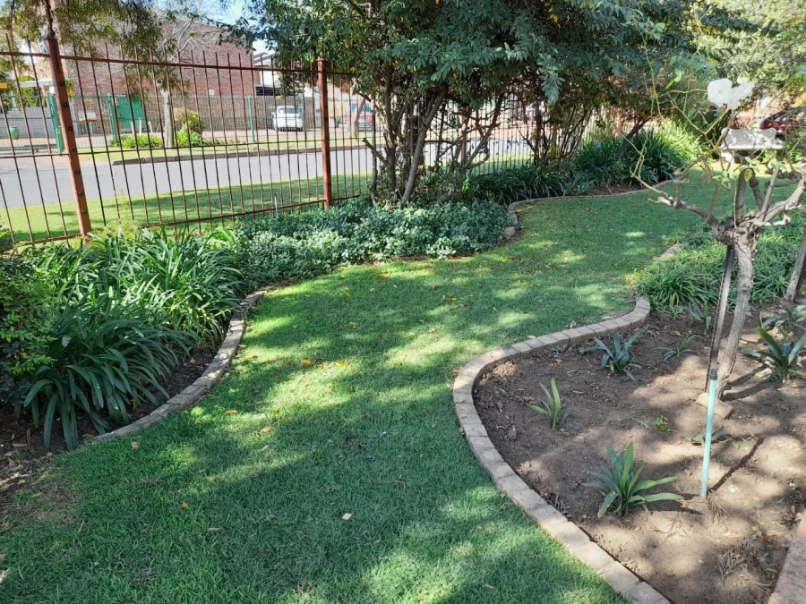 2 Bedroom Property for Sale in Dayanglen Gauteng