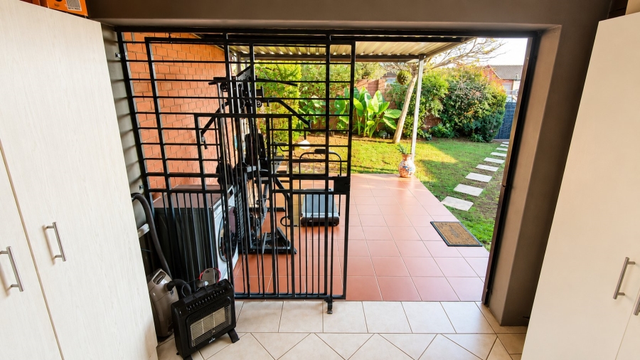 2 Bedroom Property for Sale in Monavoni Gauteng