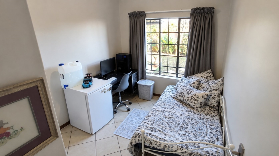 2 Bedroom Property for Sale in Monavoni Gauteng