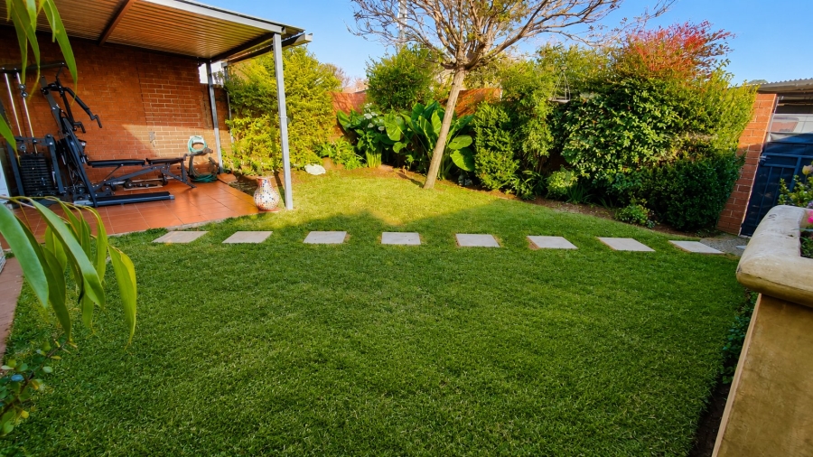 2 Bedroom Property for Sale in Monavoni Gauteng