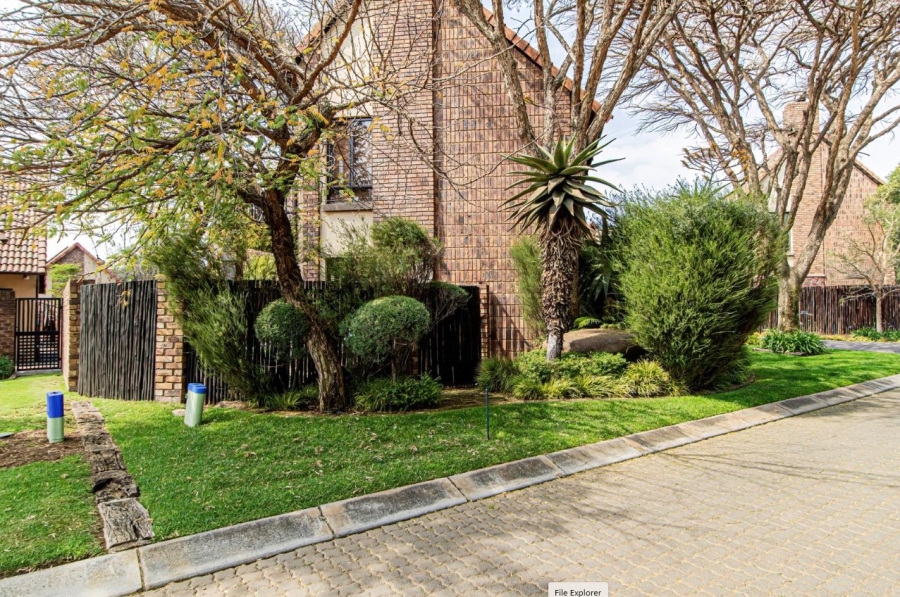 3 Bedroom Property for Sale in Glen Marais Gauteng