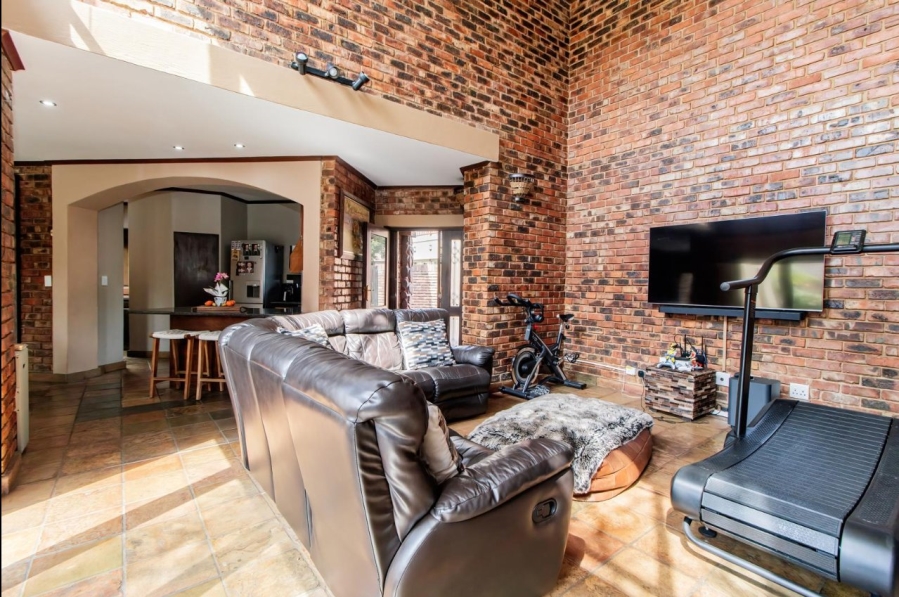 3 Bedroom Property for Sale in Glen Marais Gauteng