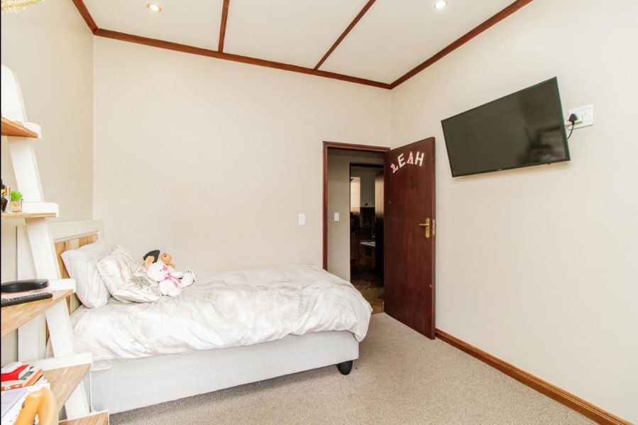 3 Bedroom Property for Sale in Glen Marais Gauteng