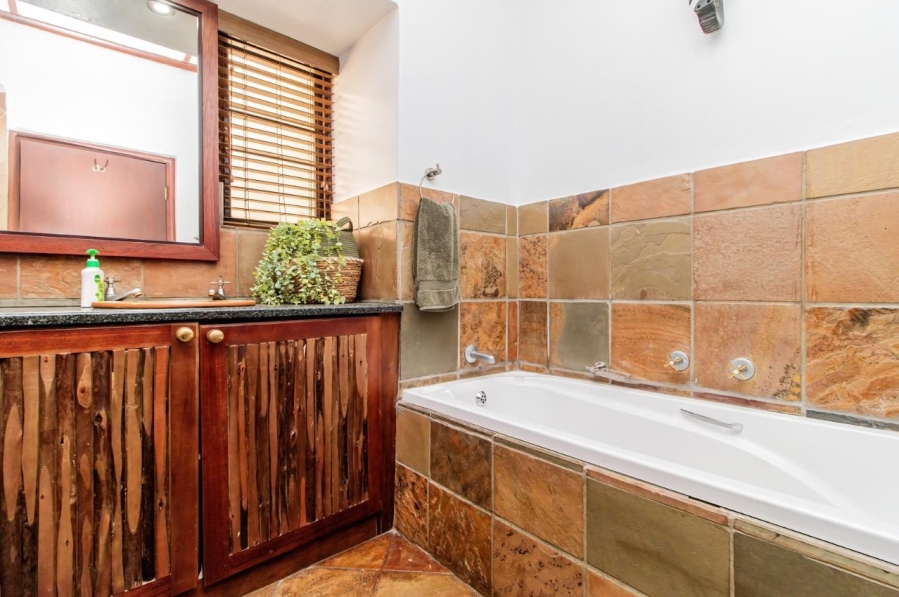 3 Bedroom Property for Sale in Glen Marais Gauteng