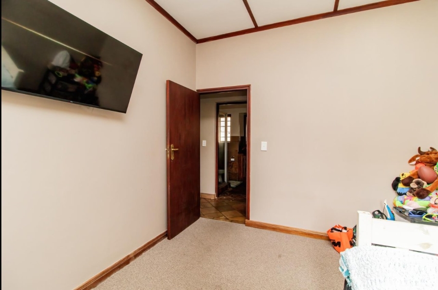 3 Bedroom Property for Sale in Glen Marais Gauteng