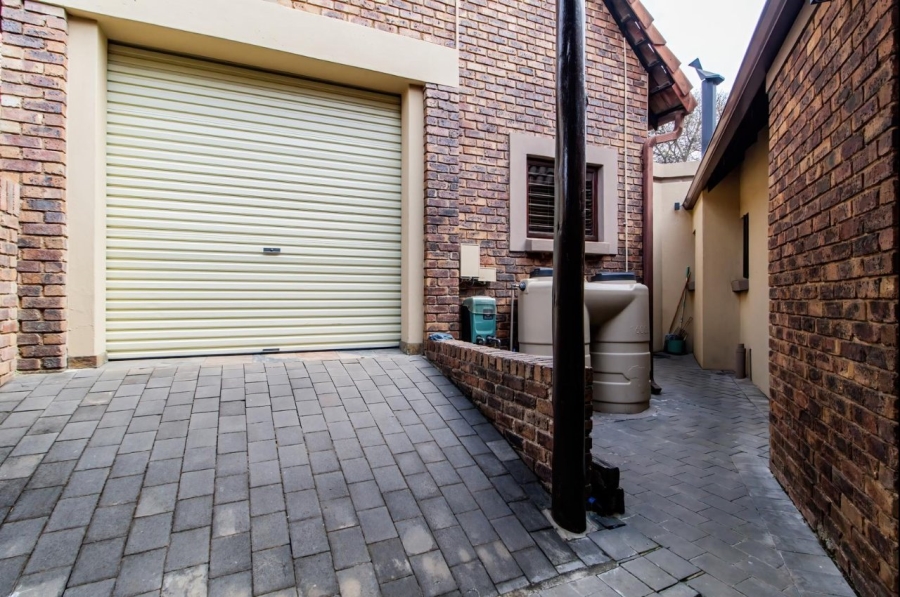 3 Bedroom Property for Sale in Glen Marais Gauteng