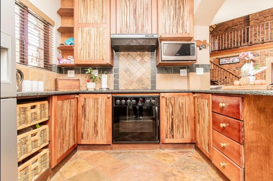 3 Bedroom Property for Sale in Glen Marais Gauteng