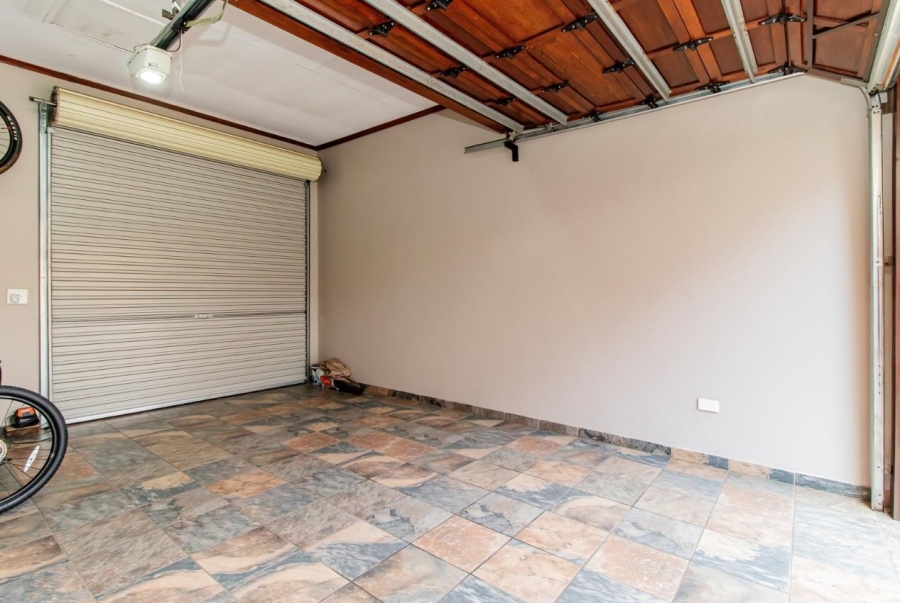 3 Bedroom Property for Sale in Glen Marais Gauteng