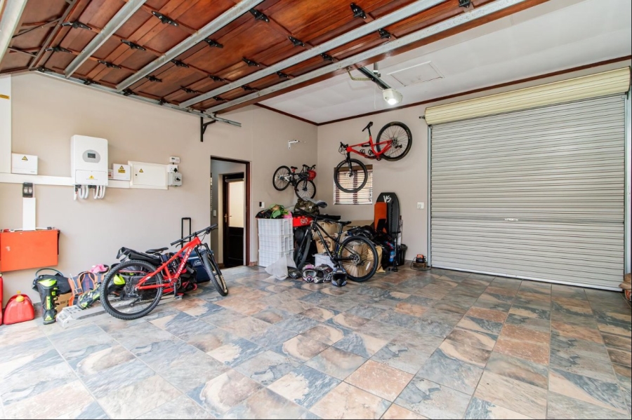 3 Bedroom Property for Sale in Glen Marais Gauteng
