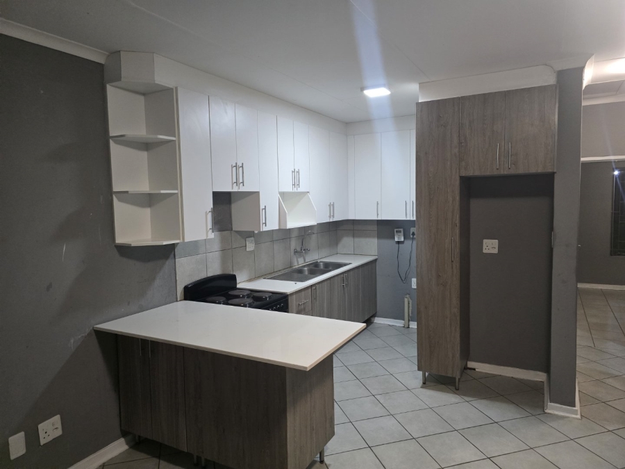 2 Bedroom Property for Sale in Karenpark Gauteng