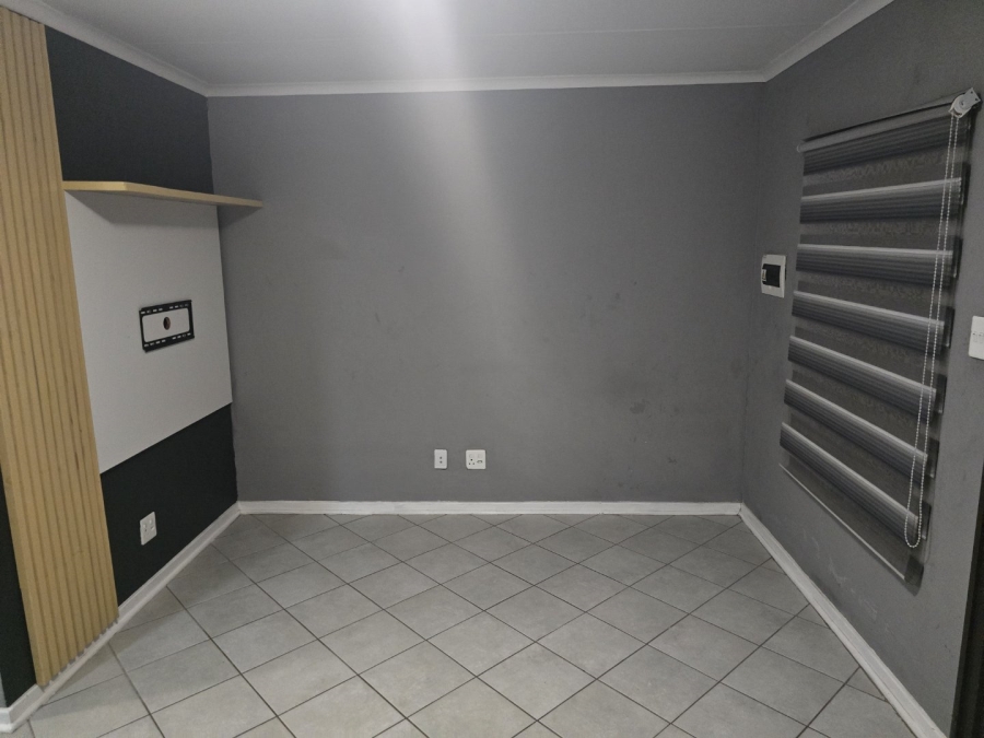 2 Bedroom Property for Sale in Karenpark Gauteng