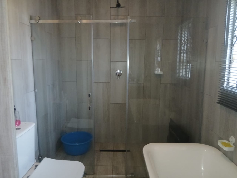 3 Bedroom Property for Sale in Mountain View Gauteng