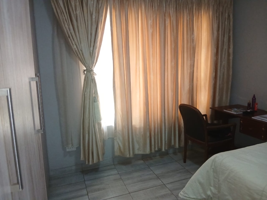 3 Bedroom Property for Sale in Mountain View Gauteng