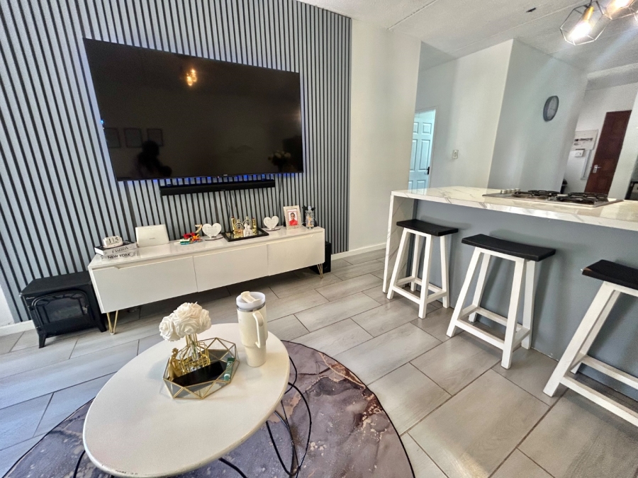 2 Bedroom Property for Sale in Vorna Valley Gauteng