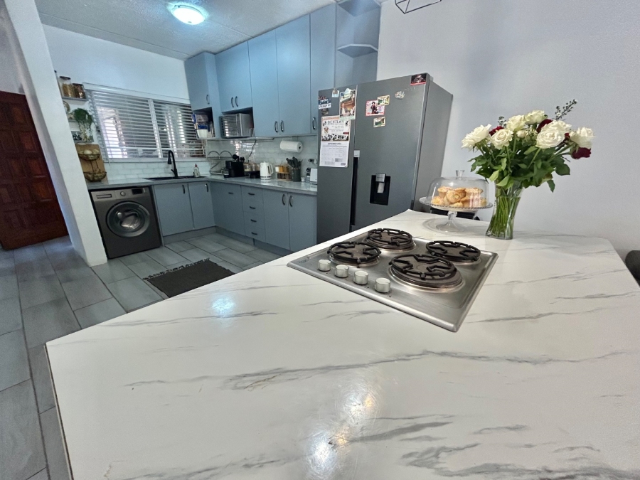 2 Bedroom Property for Sale in Vorna Valley Gauteng