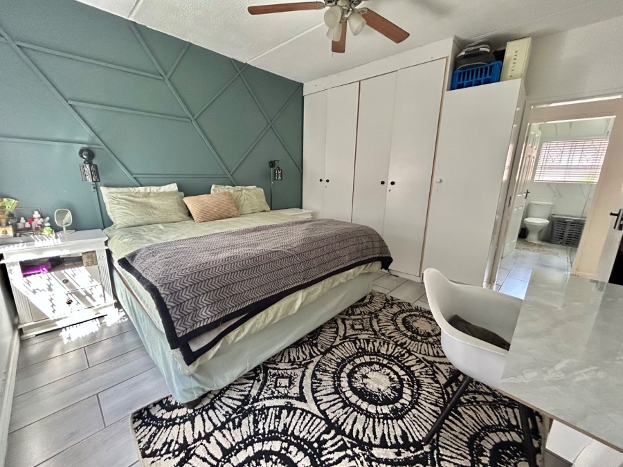 2 Bedroom Property for Sale in Vorna Valley Gauteng