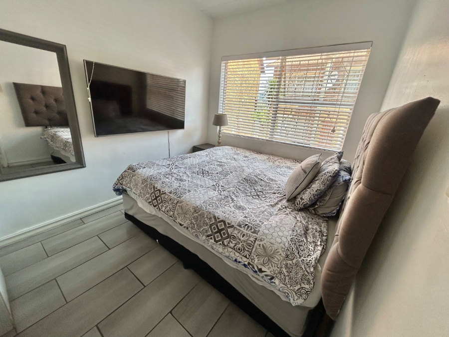 2 Bedroom Property for Sale in Vorna Valley Gauteng
