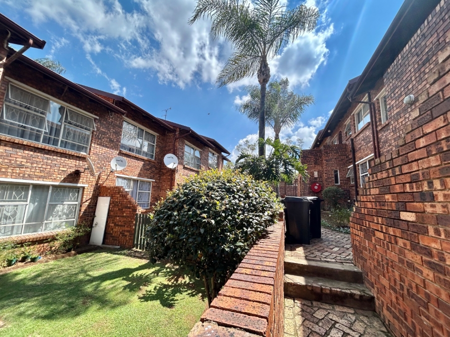 2 Bedroom Property for Sale in Vorna Valley Gauteng