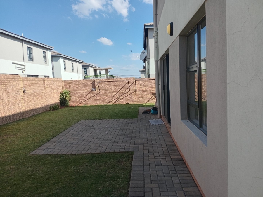 3 Bedroom Property for Sale in Thatchfield Estate Gauteng