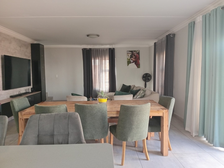 3 Bedroom Property for Sale in Thatchfield Estate Gauteng