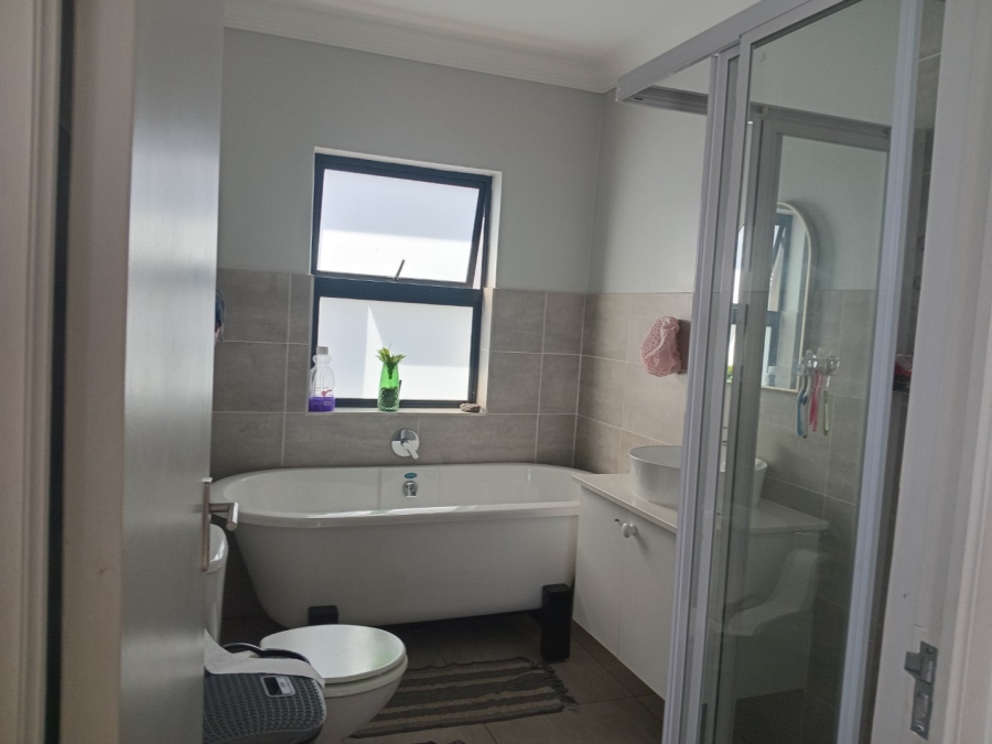 3 Bedroom Property for Sale in Thatchfield Estate Gauteng