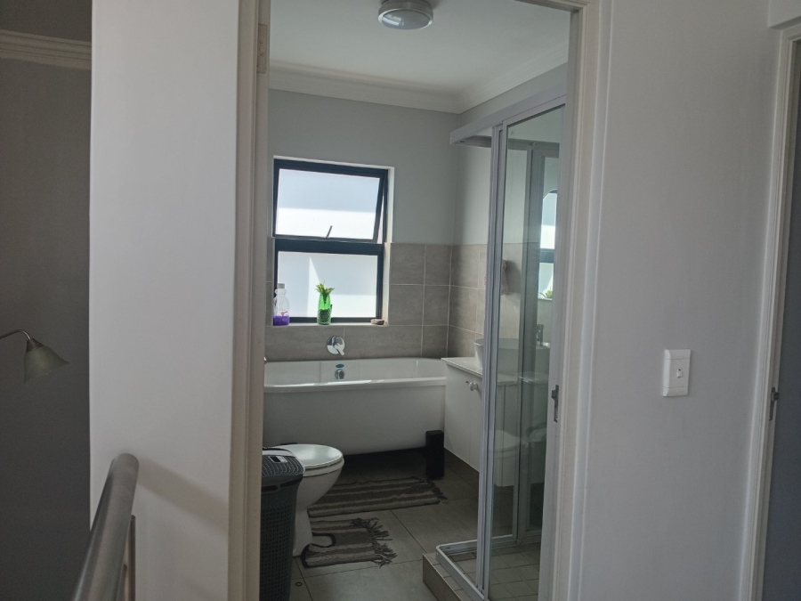 3 Bedroom Property for Sale in Thatchfield Estate Gauteng