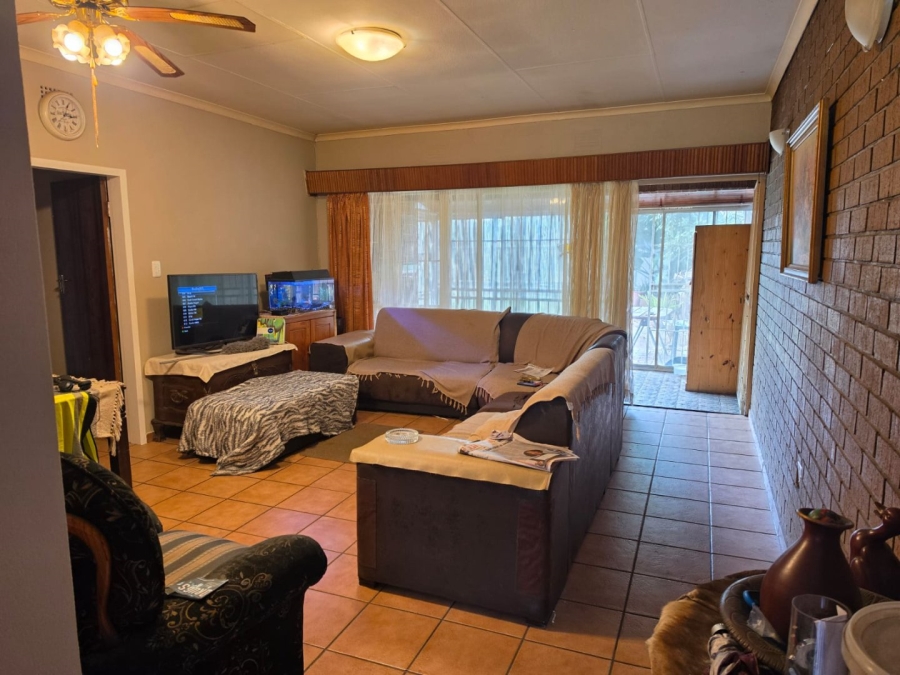 3 Bedroom Property for Sale in Barvallen Gauteng