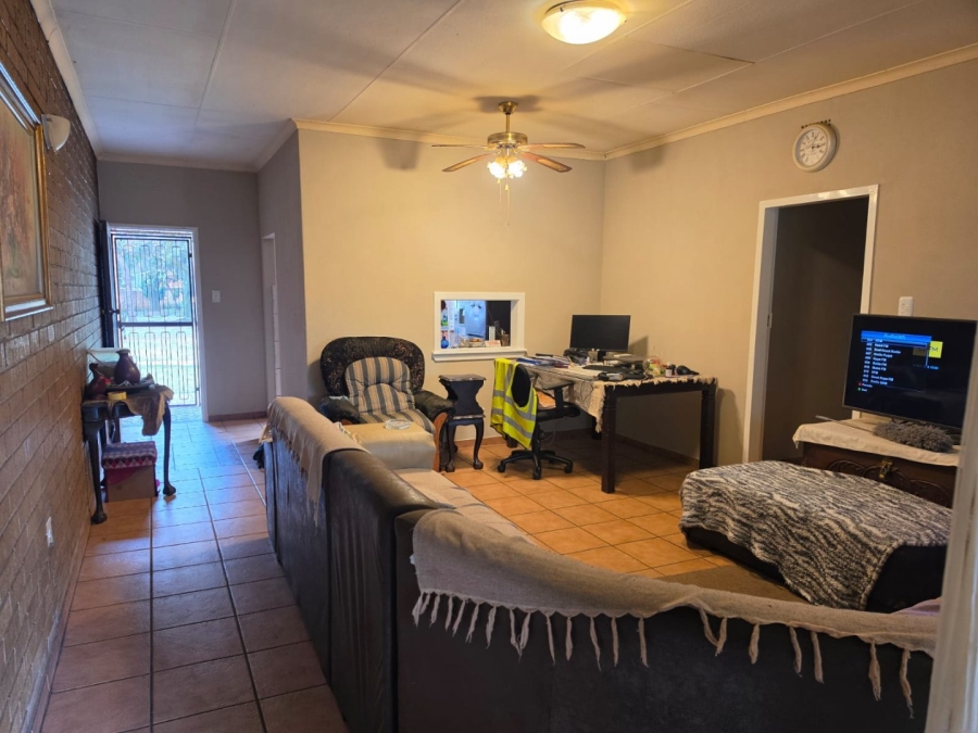 3 Bedroom Property for Sale in Barvallen Gauteng