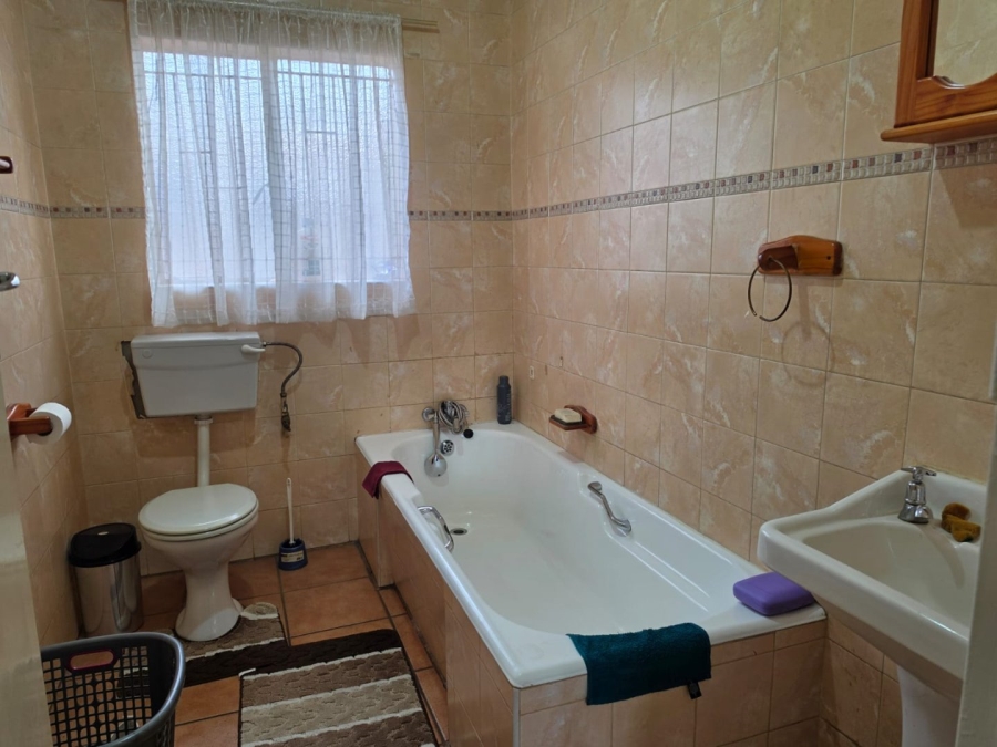 3 Bedroom Property for Sale in Barvallen Gauteng