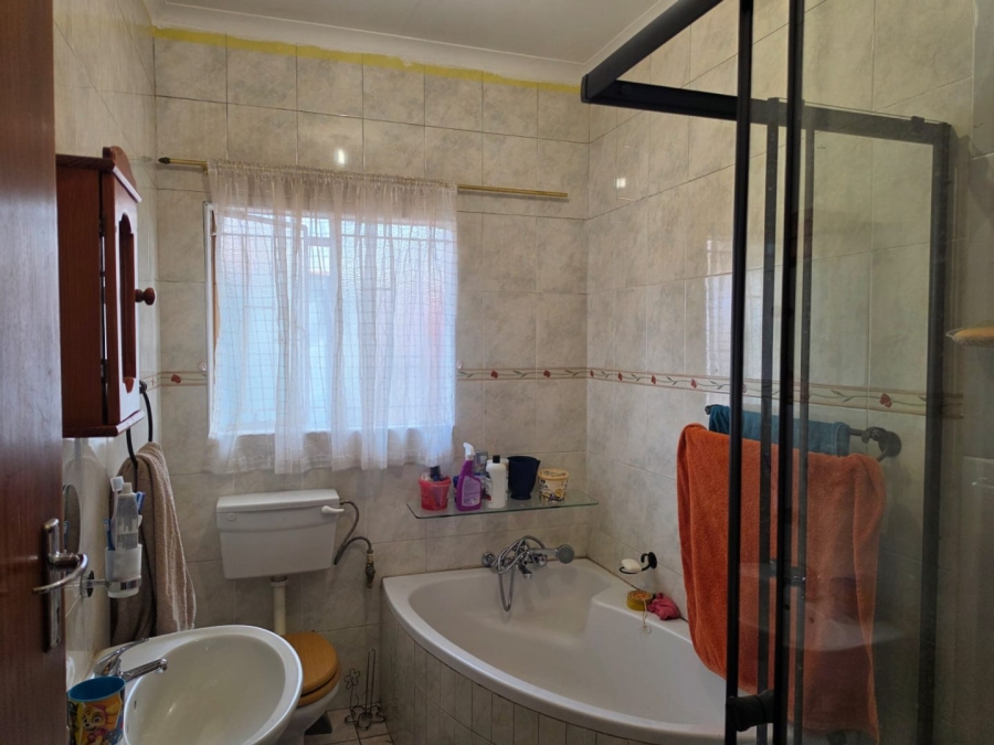 3 Bedroom Property for Sale in Barvallen Gauteng