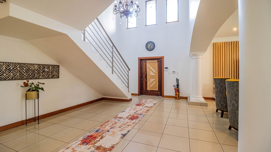 5 Bedroom Property for Sale in Glenvista Gauteng