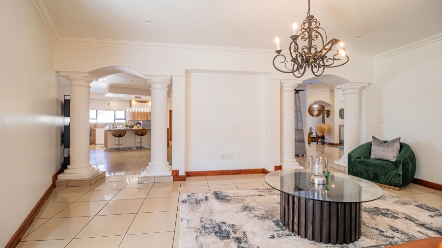 5 Bedroom Property for Sale in Glenvista Gauteng