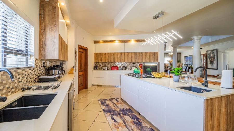 5 Bedroom Property for Sale in Glenvista Gauteng