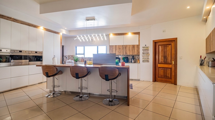 5 Bedroom Property for Sale in Glenvista Gauteng
