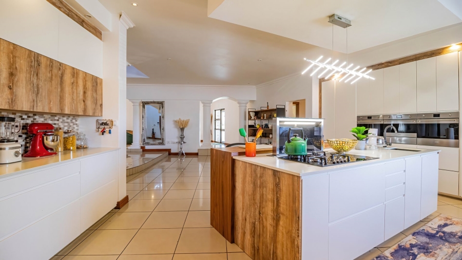 5 Bedroom Property for Sale in Glenvista Gauteng