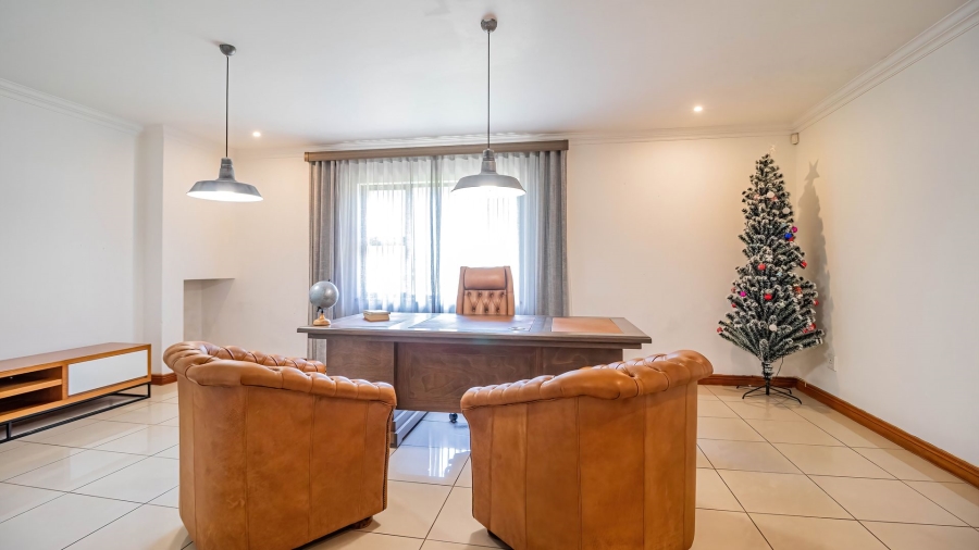 5 Bedroom Property for Sale in Glenvista Gauteng