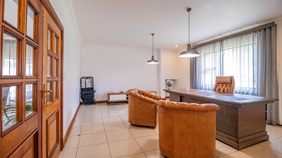 5 Bedroom Property for Sale in Glenvista Gauteng