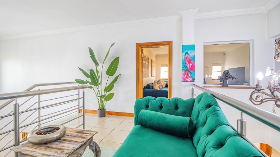 5 Bedroom Property for Sale in Glenvista Gauteng