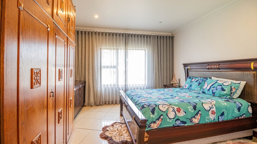 5 Bedroom Property for Sale in Glenvista Gauteng