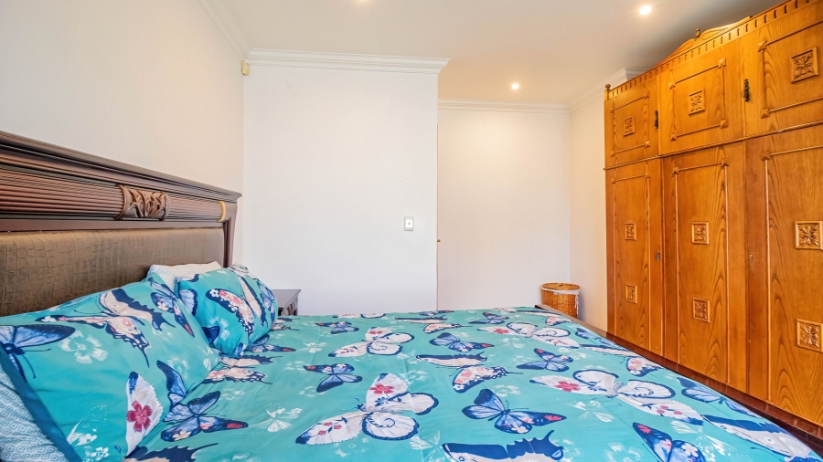 5 Bedroom Property for Sale in Glenvista Gauteng