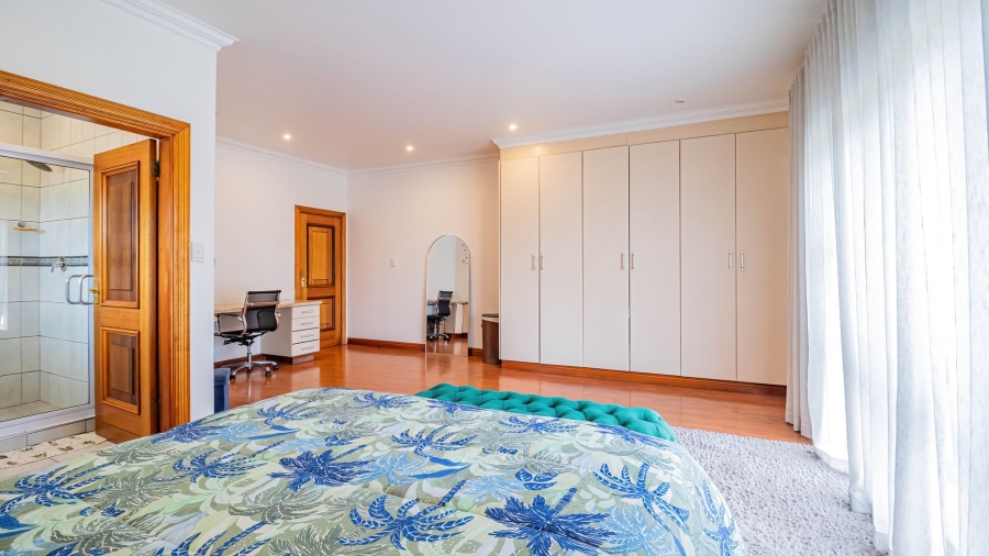 5 Bedroom Property for Sale in Glenvista Gauteng