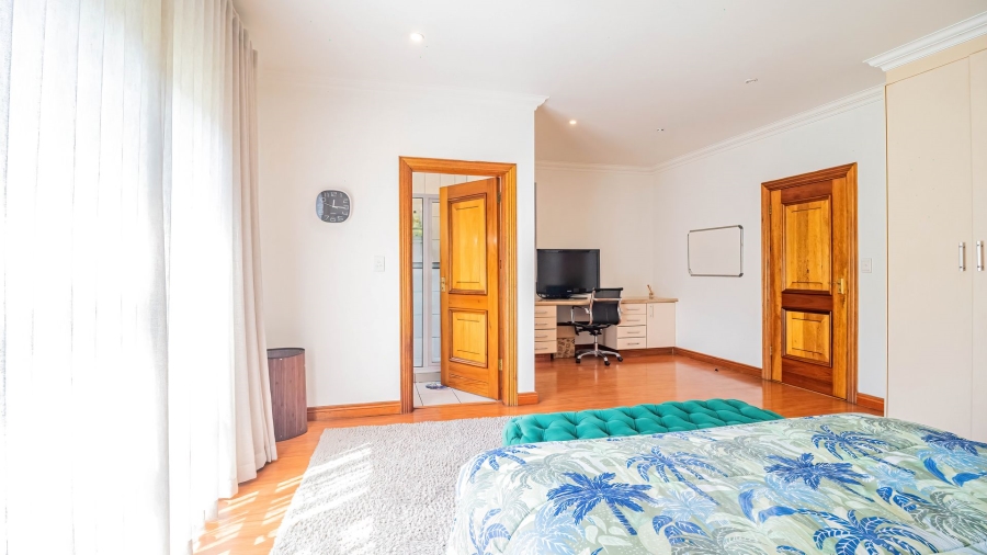 5 Bedroom Property for Sale in Glenvista Gauteng
