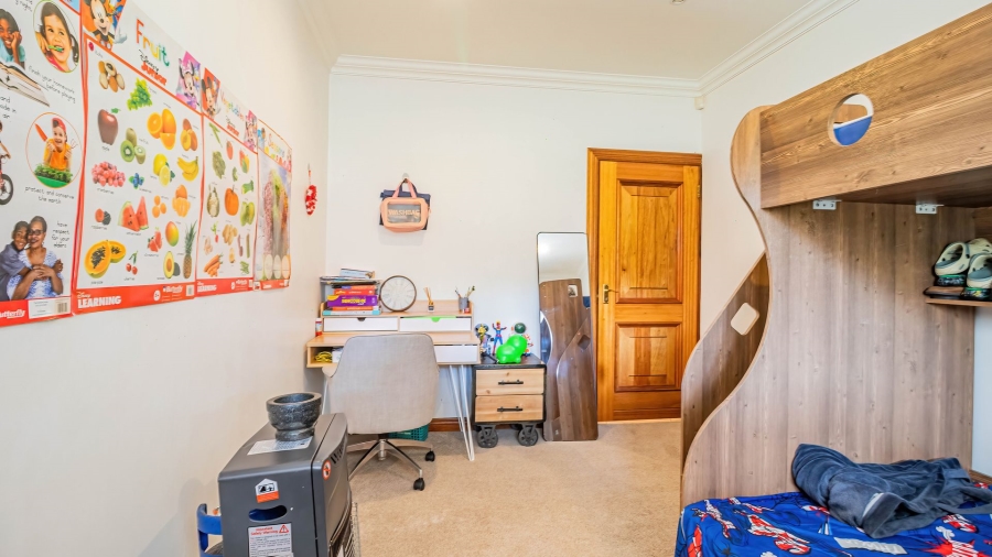 5 Bedroom Property for Sale in Glenvista Gauteng