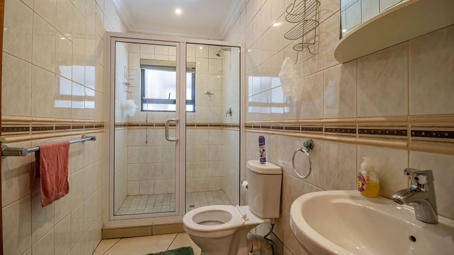 5 Bedroom Property for Sale in Glenvista Gauteng
