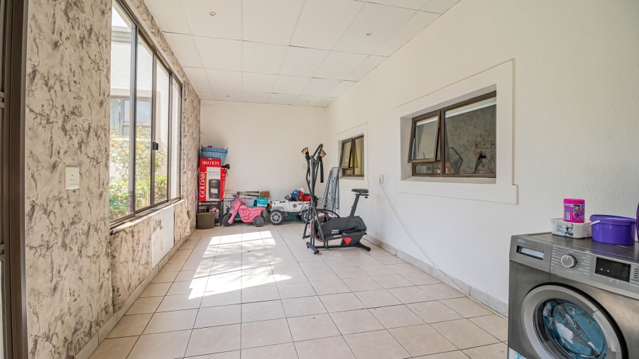 5 Bedroom Property for Sale in Glenvista Gauteng