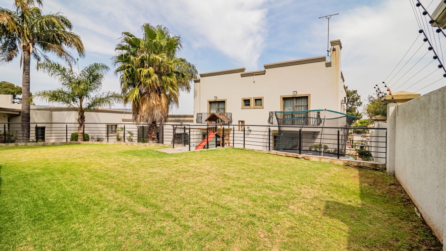 5 Bedroom Property for Sale in Glenvista Gauteng